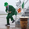 Горбатый Джо: Байден прилетел в Ирландию и стал героем мемов