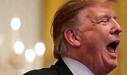 Трамп объявил об увольнениях из-за кризиса бюджета в США