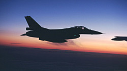 Пилоты F-16 из США и Нидерландов начали защищать небо Украины от российских дронов и ракет