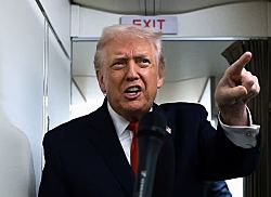 Дональд Трамп заявил Владимиру Зеленскому, что у него есть время до Рождества, чтобы принять предложенное им соглашение о прекращении войны с Россией.