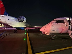 Два самолета авиакомпании Delta столкнулись в аэропорту Ла-Гуардия