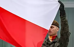 Хотели сбросить банки со взрывчаткой: россияне готовили теракты в Европе — СМИ