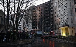 Зеленский: в Тернополе под завалами до сих пор есть люди, спасатели продолжают поиски