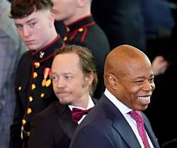 Трамп предлагает Адамсу должность, чтобы выйти из гонки за пост мэра