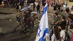 Демонстранты в Тель-Авиве требуют освобождения заложников, отставки Нетаньяху и новых выборов