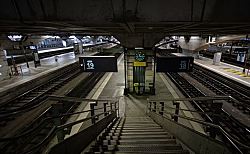 В Париже полиция обезвредила мужчину, вооруженного ножом, на вокзале Монпарнас