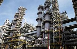 Третий крупный нефтеперерабатывающий завод в России остановился после череды ударов украинских дронов