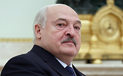 Лукашенко назвал себя "уходящим президентом" и убежденным сторонником Трампа, а Путина - "волкодавом" и своим близким родственником