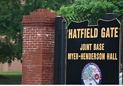 Чиновники Трампа переезжают в военное жилье в округе Колумбия