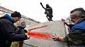 Скульптуру Путина в виде крысы, перекрывающей газовую трубу, установили в Праге