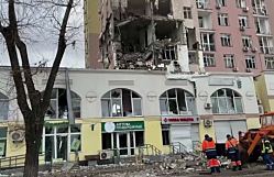А вам тоже,  как и путину, кажется что это выглядит как военный объект?!